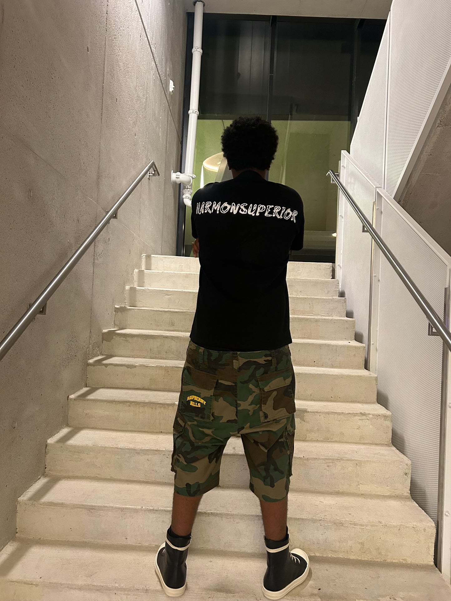 Black HarmonSuperior Colorway