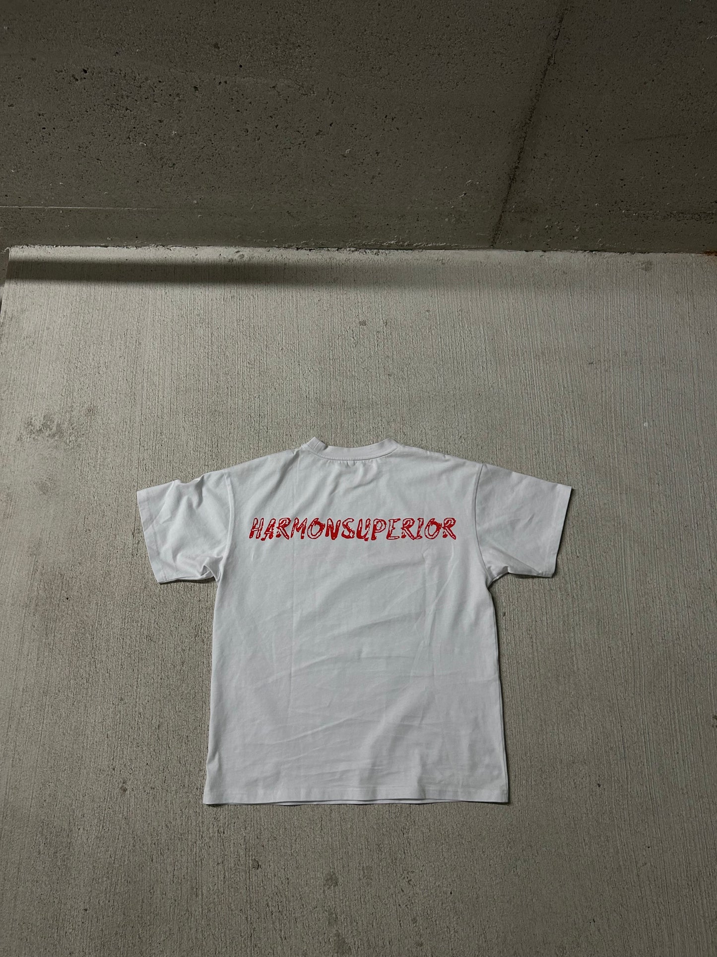 White HarmonSuperior Colorway